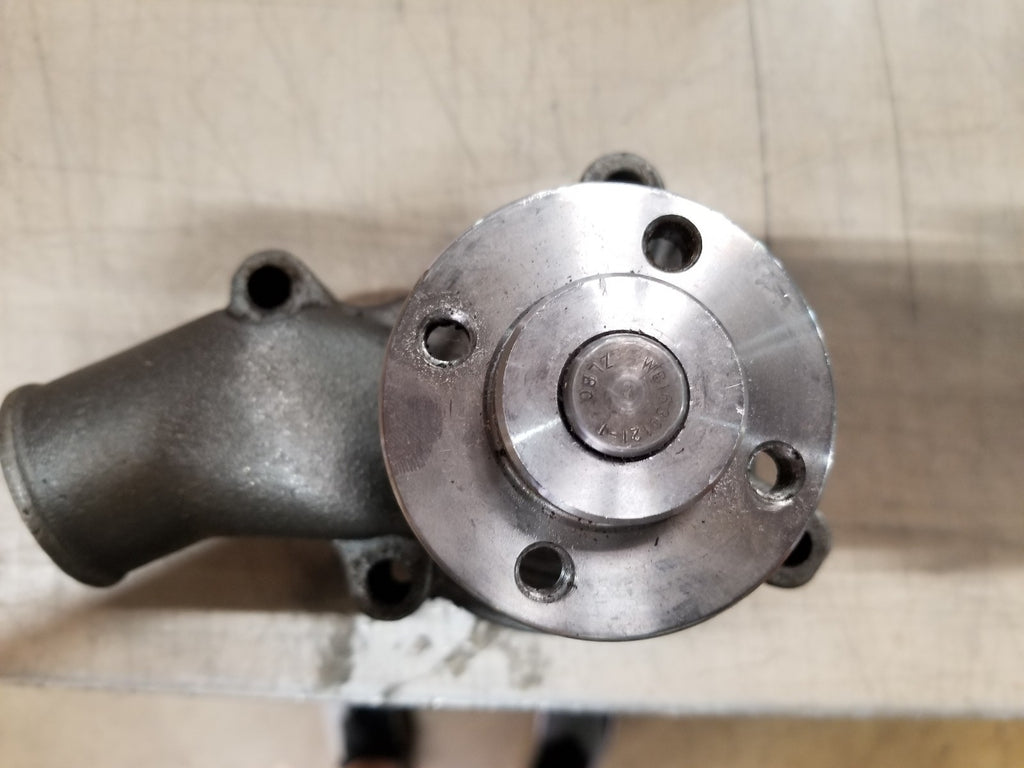 New For Caterpillar Forklift Water Pump PN MCF00041
