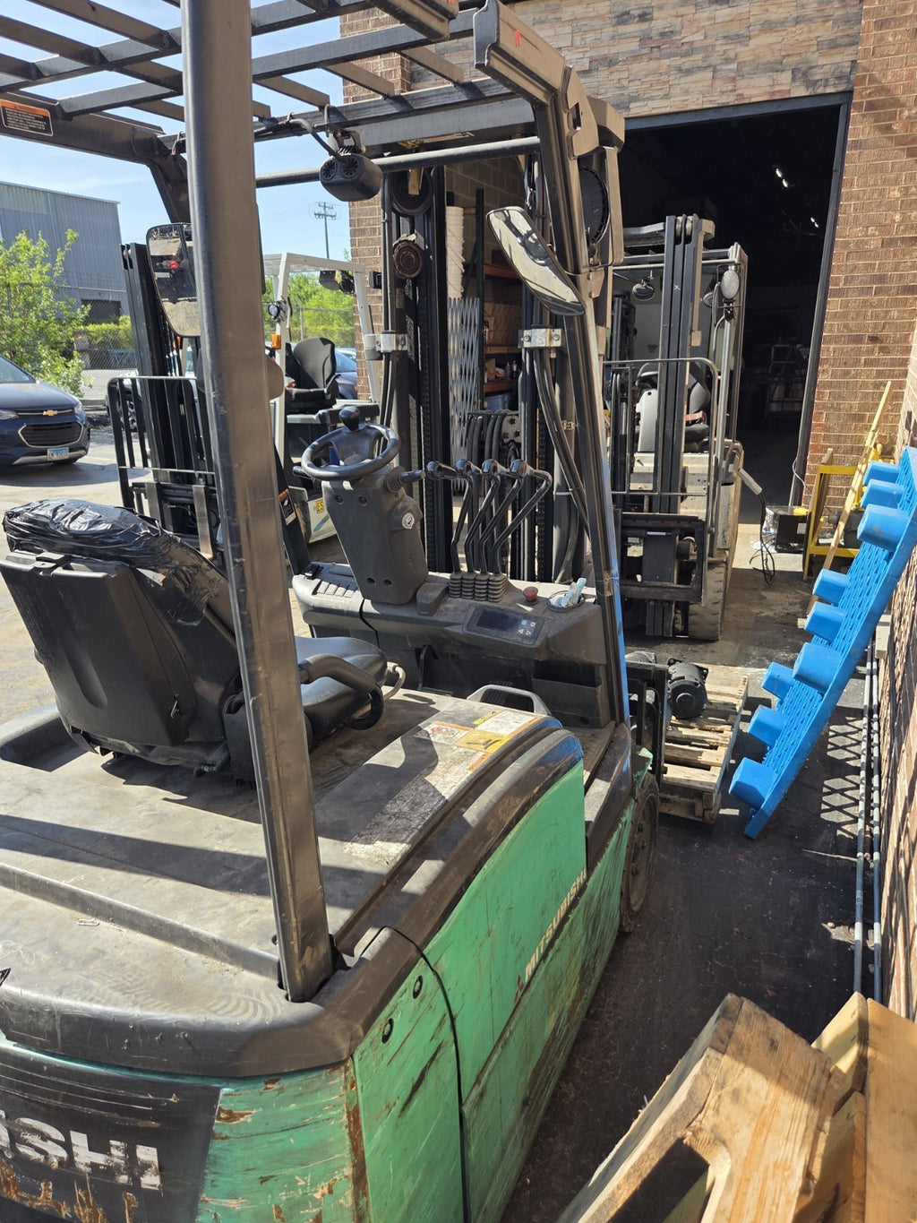 Mitsubishi FB18PNT Electric Forklift – 3,500 lb Capacity – Runs & Works Great