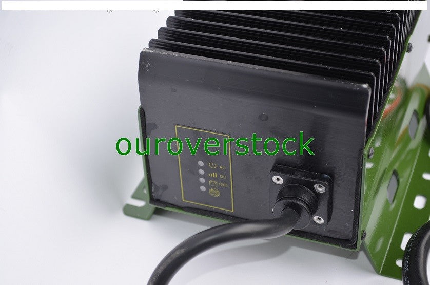 Universal Battery Charger 12V / 15A On Board