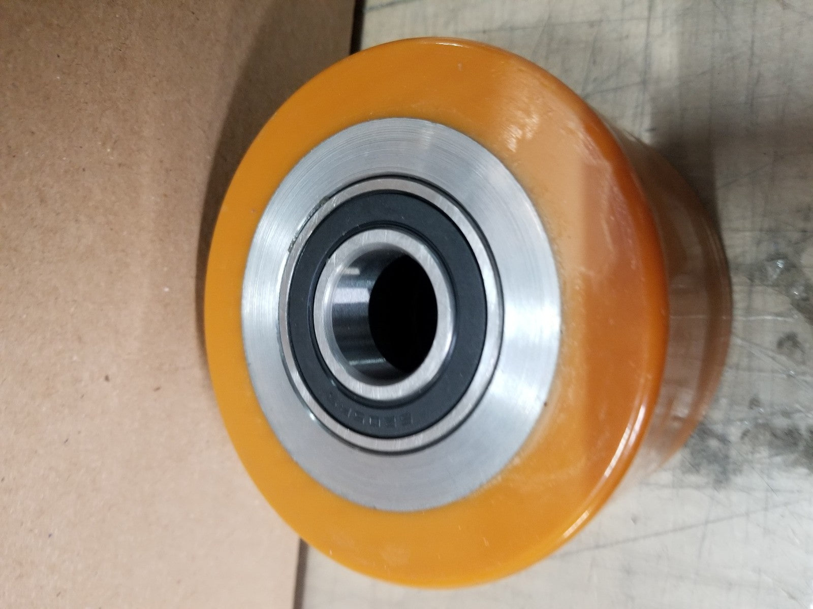 Hyster 2047714 Wheel with Bearings