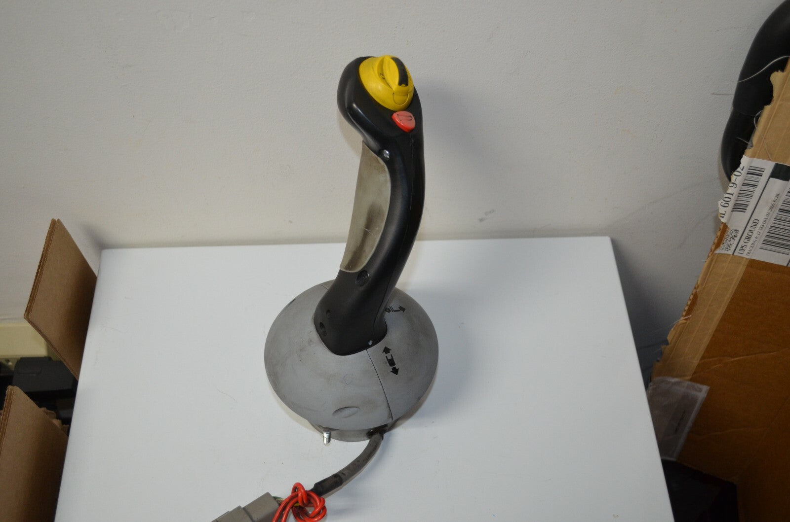 HY-P5300002037  HYSTER HANDLE - REPAIR